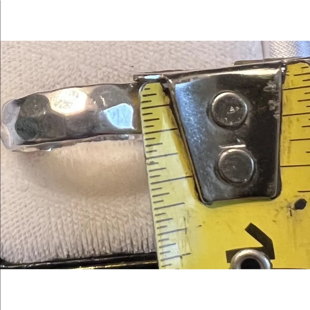 Silver ring - Picture 2 of 3
